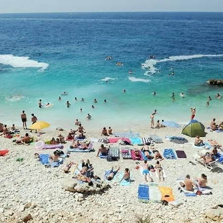 Cozy With Free Parking Near Verudela Beaches & Marina - Angels Anna Apartment Pula