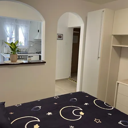 Cozy With Free Parking Near Verudela Beaches & Marina - Angels Anna *