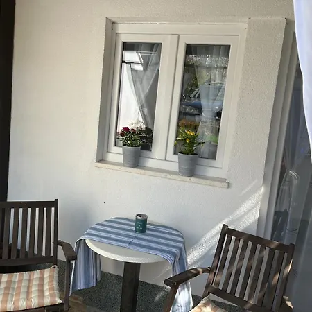 Cozy With Free Parking Near Verudela Beaches & Marina - Angels Anna Apartment