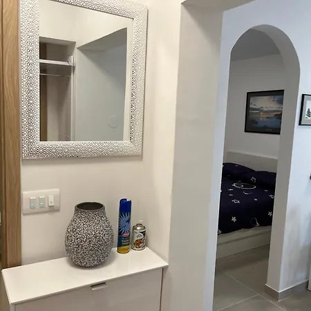Cozy With Free Parking Near Verudela Beaches & Marina - Angels Anna Pula