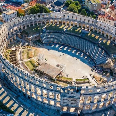 Apartment Angels - Anna